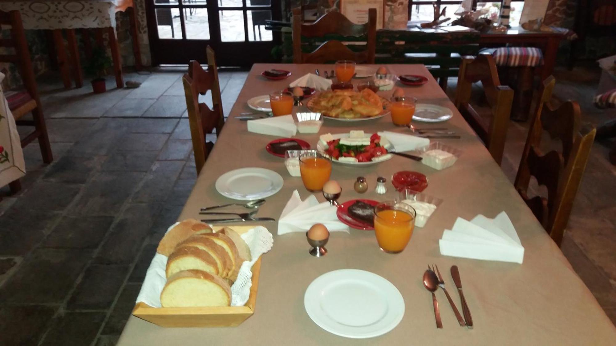 Diogenis Hotel Tsagkarada Buitenkant foto