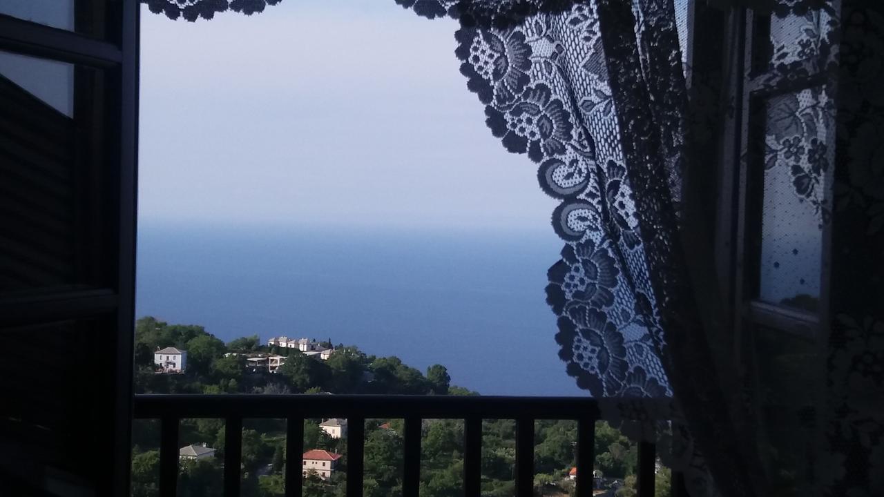 Diogenis Hotel Tsagkarada Buitenkant foto