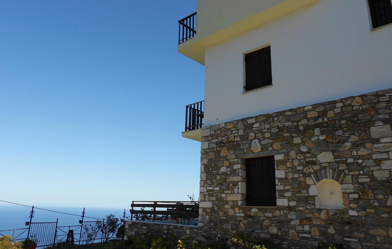 Diogenis Hotel Tsagkarada Buitenkant foto